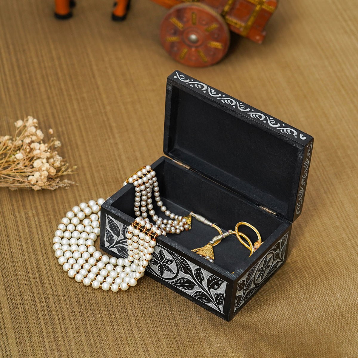 Elegant Black Stone Jewelry Box – Handmade Luxury Keepsake Storage - LuvihCreteElegant Black Stone Jewelry Box – Handmade Luxury Keepsake Storage - LuvihCrete